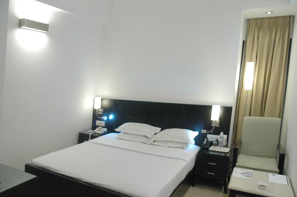 Comfort Inn Sunset Ahmedabad Esterno foto